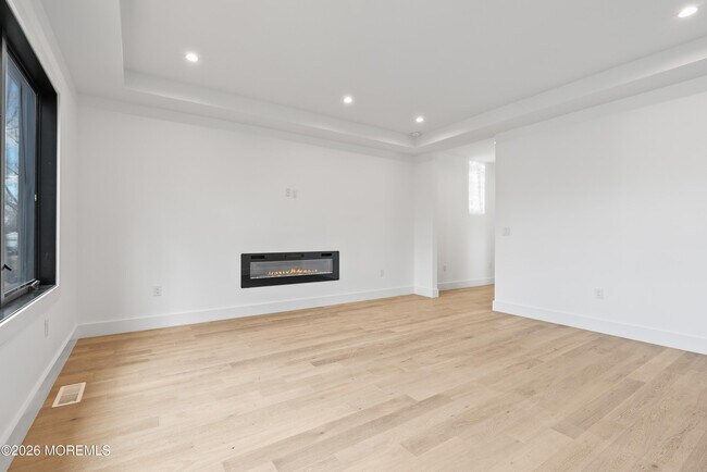 Building Photo - 150 Ampere Ave