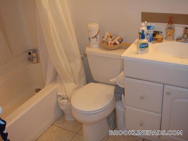 Building Photo - 1801 Beacon St