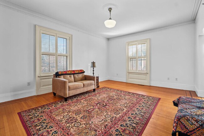 Living room - 1447 Westminster St