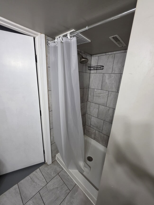 Building Photo - 132 N 35th Ave