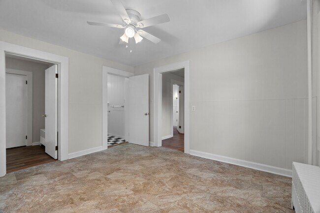 Building Photo - 671 Cornwall Ave