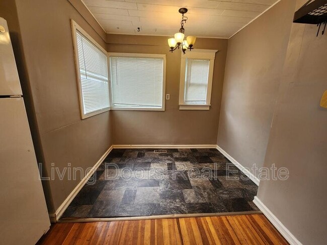 Building Photo - 837 Peach St