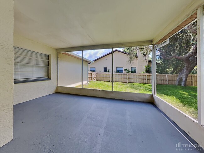 Building Photo - 5913 Fall River Dr
