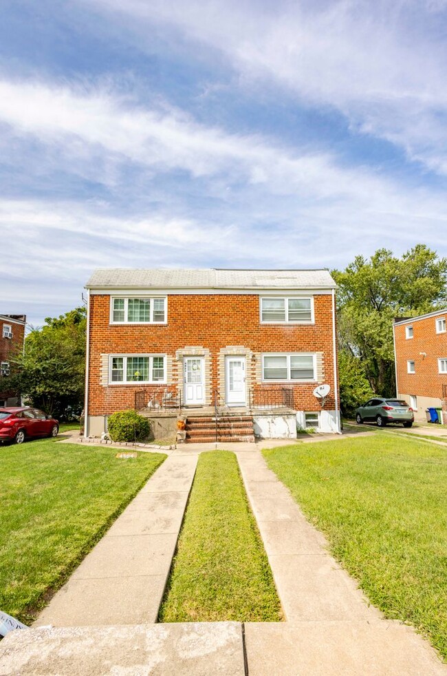 Building Photo - Apartment in Parkside