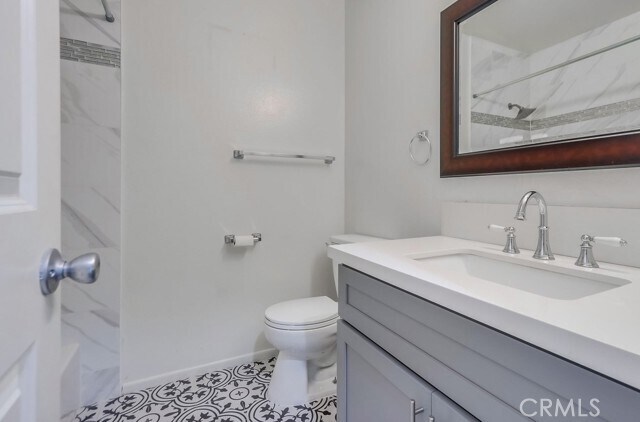 Building Photo - 2511 W Sunflower Ave