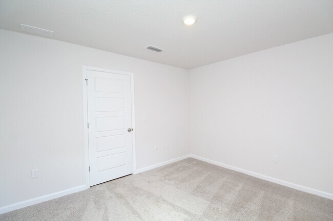 Building Photo - Modern 3BD/2BA in Ashland Manor – Open Lay...