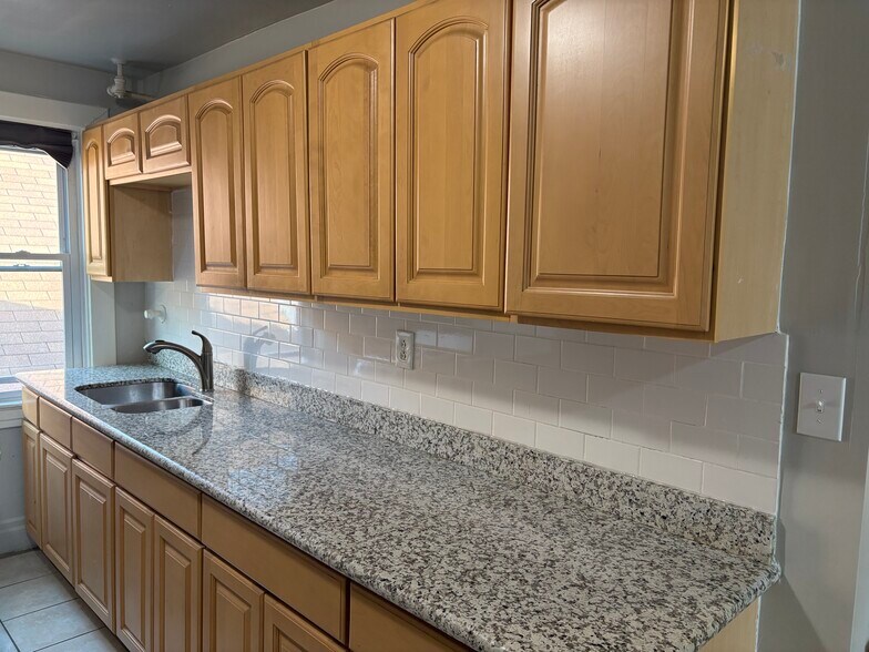 Building Photo - 5847 Nicholson St