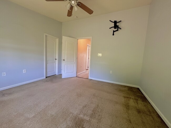 Building Photo - 328 Falcon Run