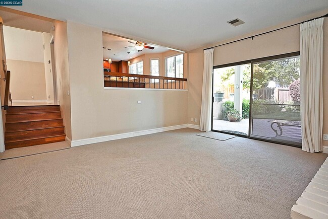Building Photo - 933 Meadowvale Ct