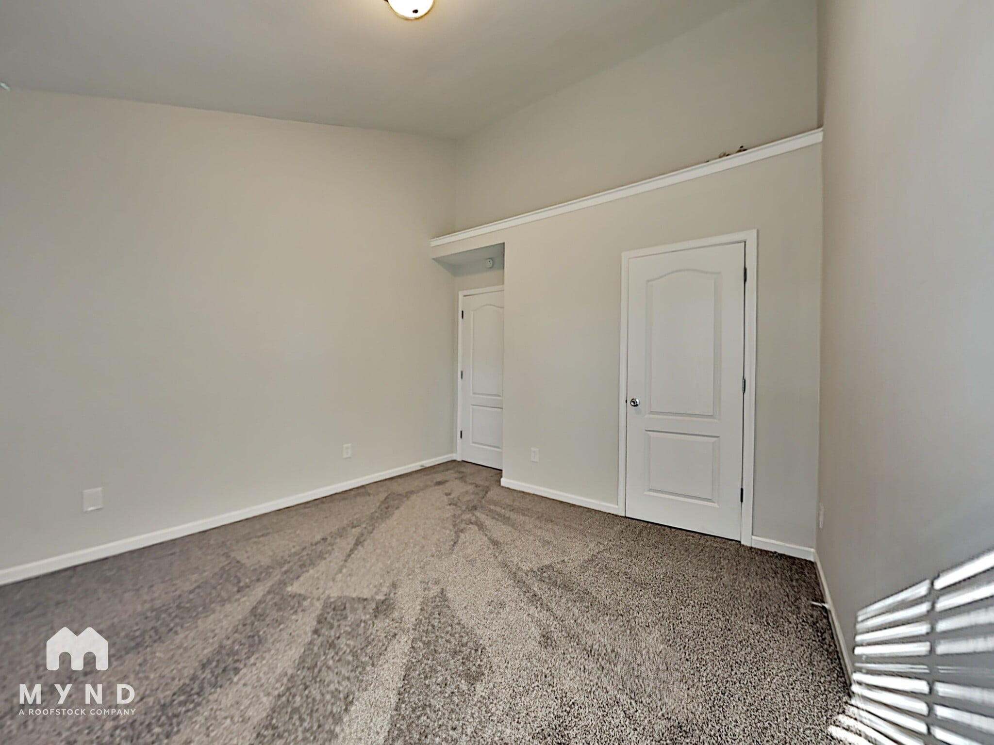 Building Photo - 525 Vickers Ln