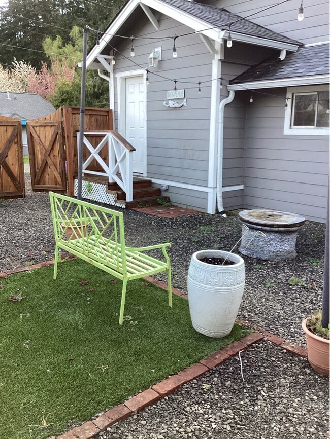 Building Photo - 868 NW 6th St