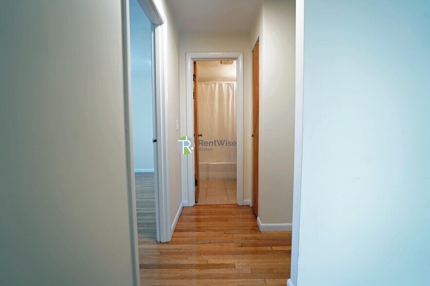 Building Photo - 110 Babcock St