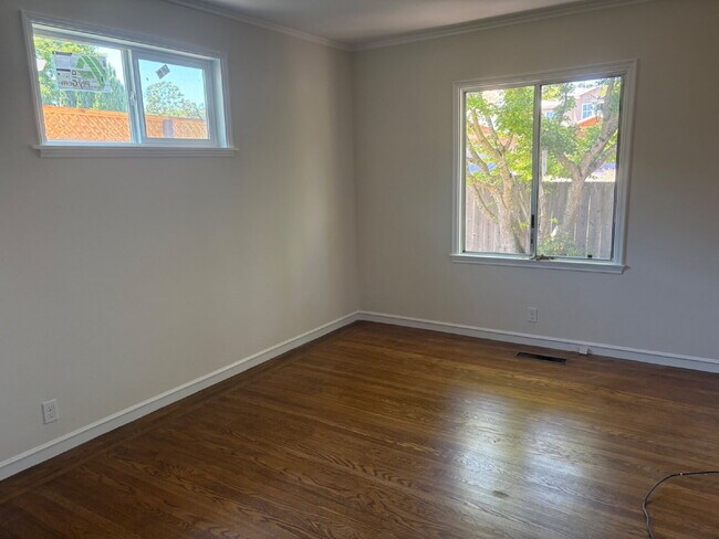 Building Photo - Coming Oct. 1, 2026 - Charming 3 bed, 2 bath with office on San Carlos Border