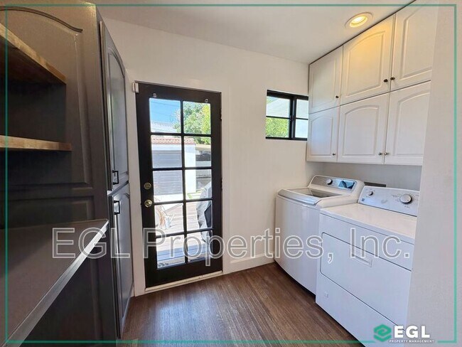 Building Photo - 3927 Degnan Blvd