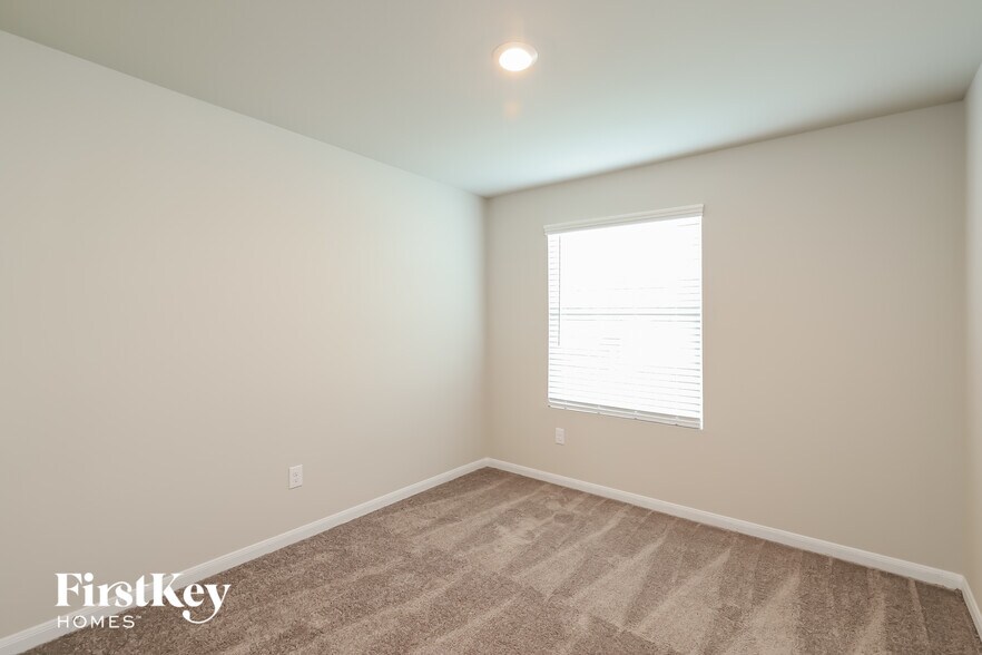 Building Photo - 6727 Hatchery Way