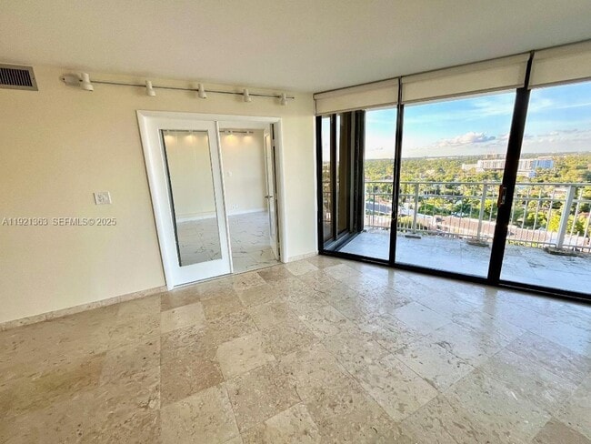 Building Photo - 4000 Towerside Terrace