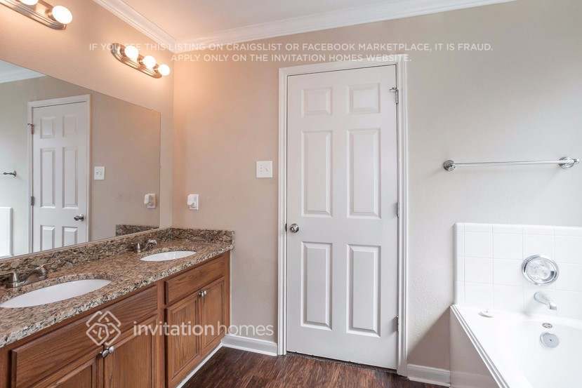 Building Photo - 2111 Wildbrook Canyon Ln
