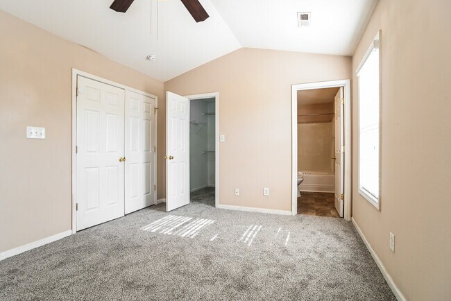 Building Photo - 10030 Orchard Grass Ct