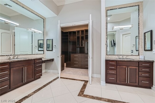 Building Photo - 5367 Secluded Brook Cir