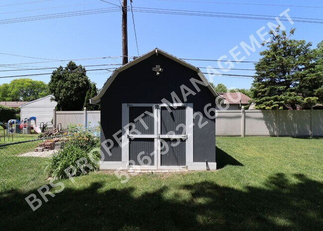 Building Photo - Charming 3 Bedroom 1.5 Bathroom Ranch.