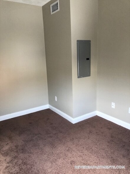 Building Photo - 9 Dehon St