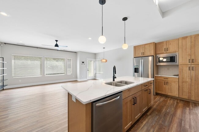 Building Photo - 2200-102 Millbank Village CT
