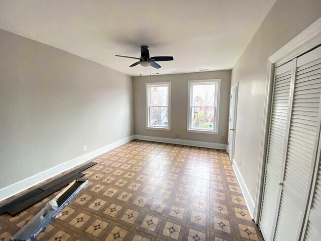 Building Photo - 1751 W Cullerton St