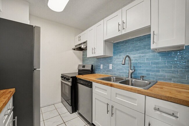 Building Photo - 12660 Ashford Point Dr