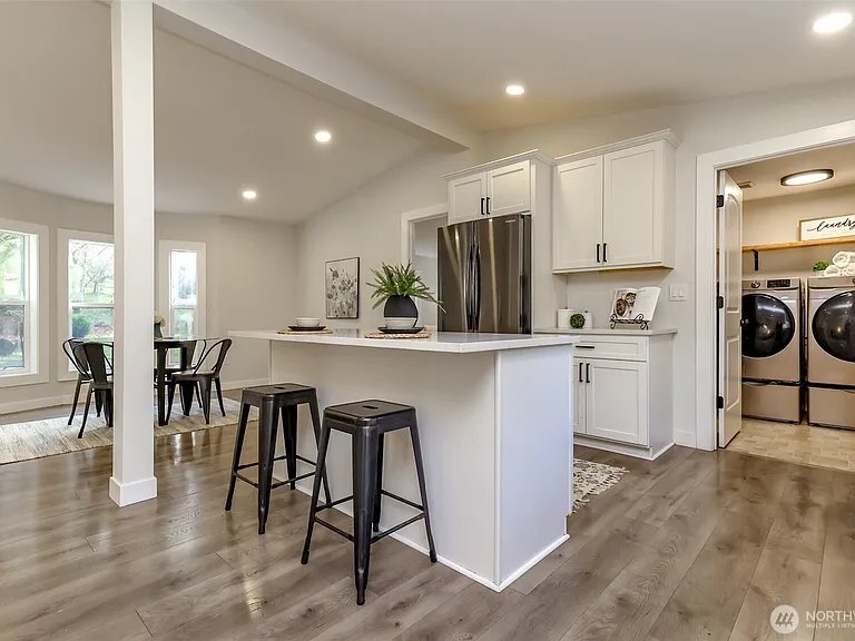 Building Photo - 12343 Shadowbrook Dr SW