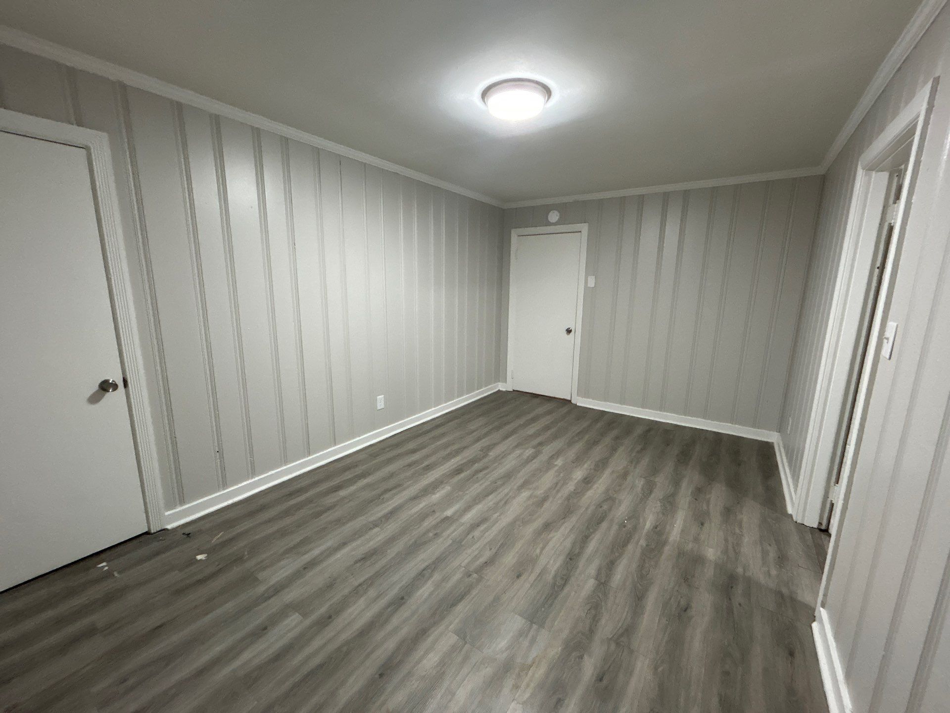 Building Photo - 955 W Forest Ave