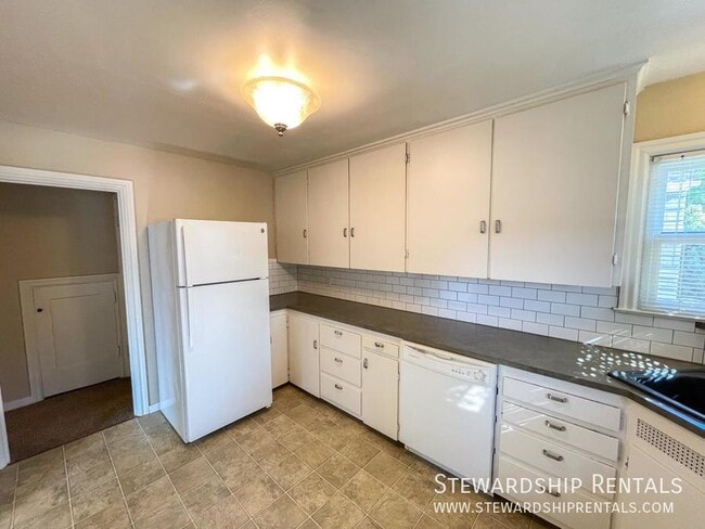 Building Photo - 1790 Mill St