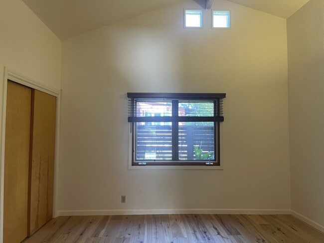Building Photo - 763 S Los Robles Ave