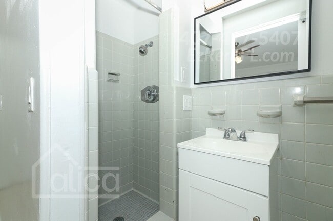 Building Photo - Charming 3/2 with Carport in Sanford