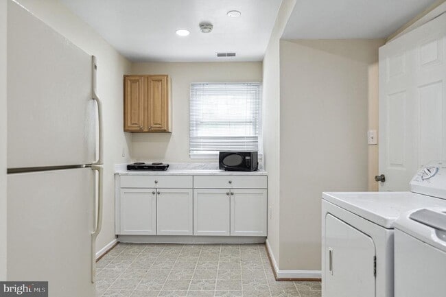 Building Photo - 12735 Lighthouse Ln