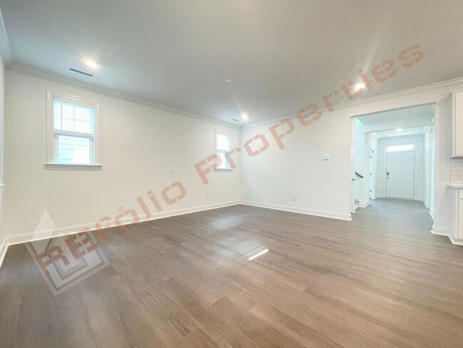 Building Photo - Beautiful Brand New 4 Bedroom, 3 Bathroom ...