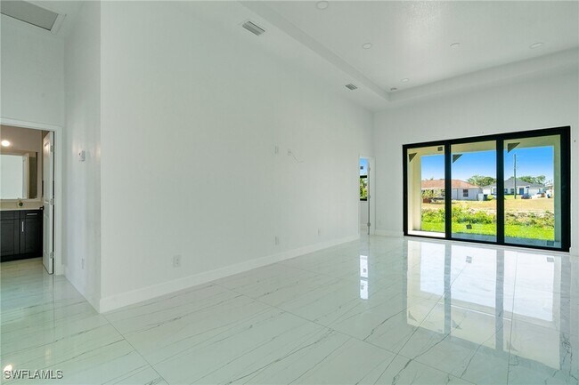 Building Photo - 4725-4727-4727 27th St SW