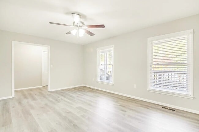 Building Photo - 1311 Clermont Rd