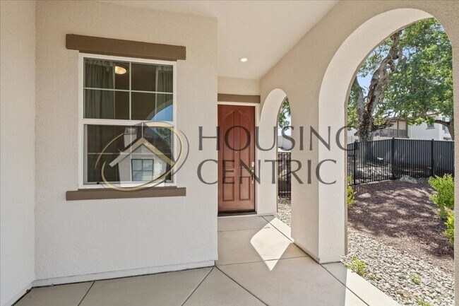 Building Photo - Modern & Elegant Living in Emerald Peak, E...