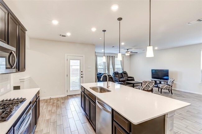 Building Photo - 332 Zuma Dr