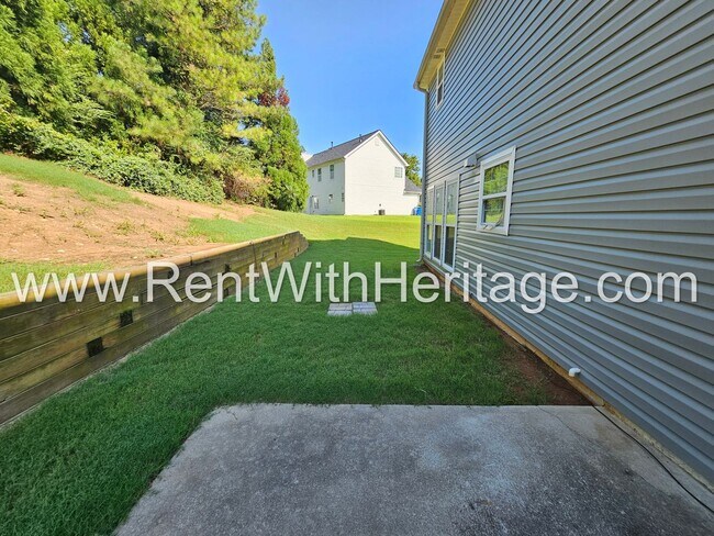 Building Photo - WOW!!! GORGEOUS HOME IN POPULAR CREEKSIDE SUBDIVSION / SWIM / TENNIS / UPGRADES GALLORE