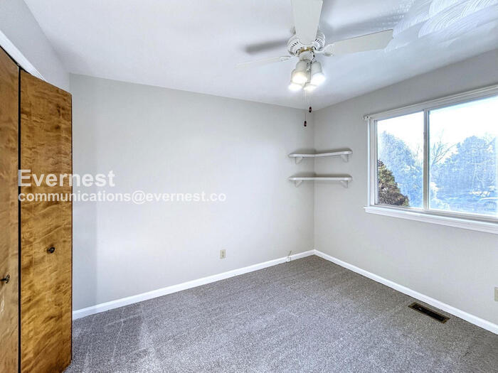 Building Photo - 2650 Cornwall Ct