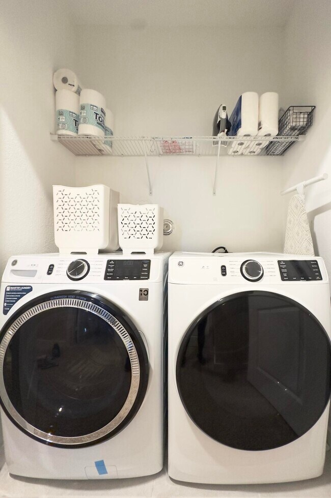 Building Photo - 69 Bandol St