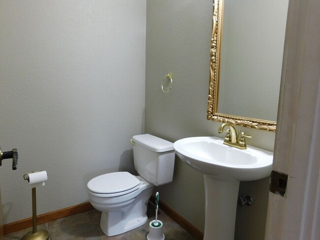 Building Photo - Spacious in the Redlands