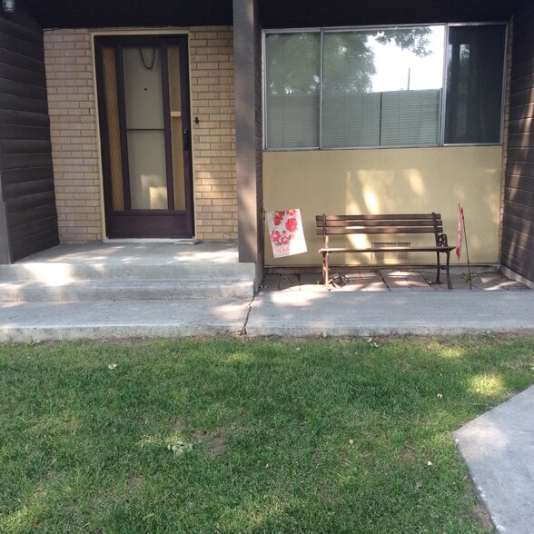 Front of Townhome - 220 N Fanning Way