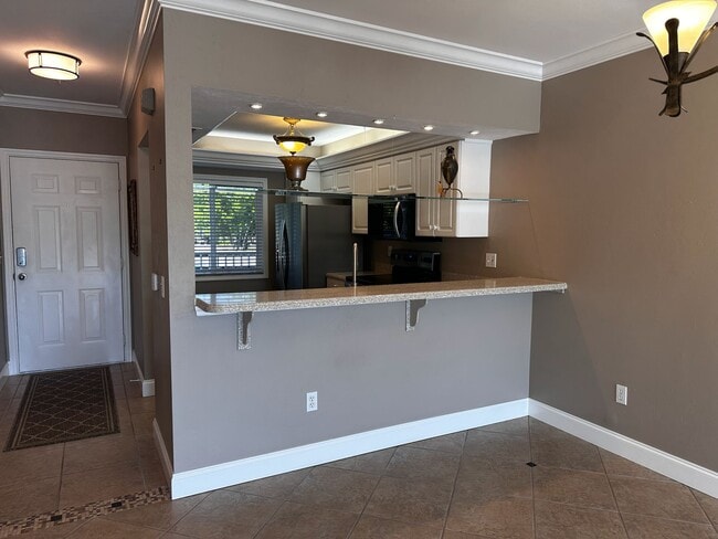 Building Photo - 14831 Park Lake Dr