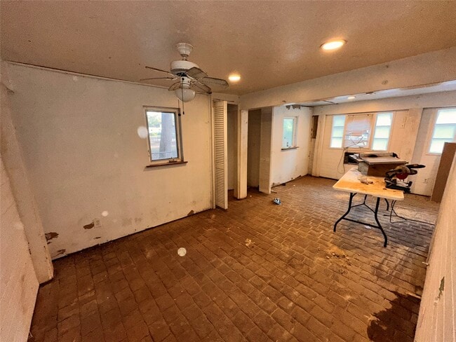 Building Photo - 3211 Keller St