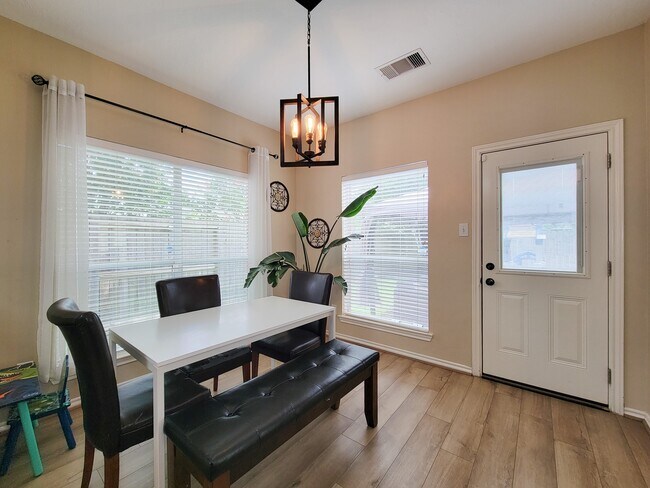 Building Photo - 17615 Forest Haven Trail