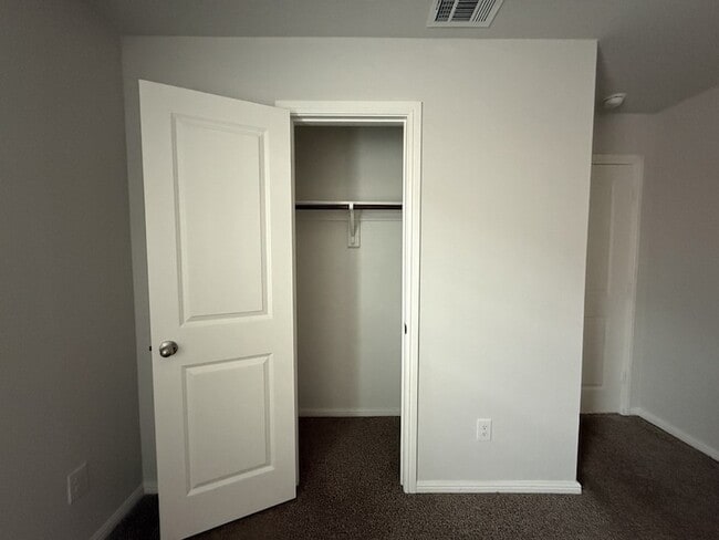 Building Photo - 10530 Ft Cibolo Trl