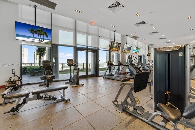 Building Photo - 1600 NE 1st Ave