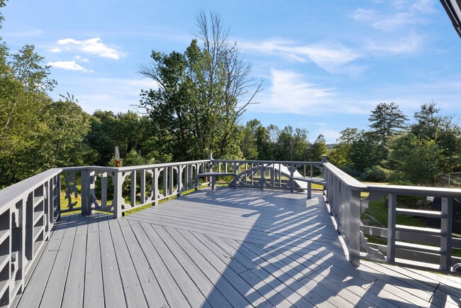 Building Photo - 163 Silver Lake Rd